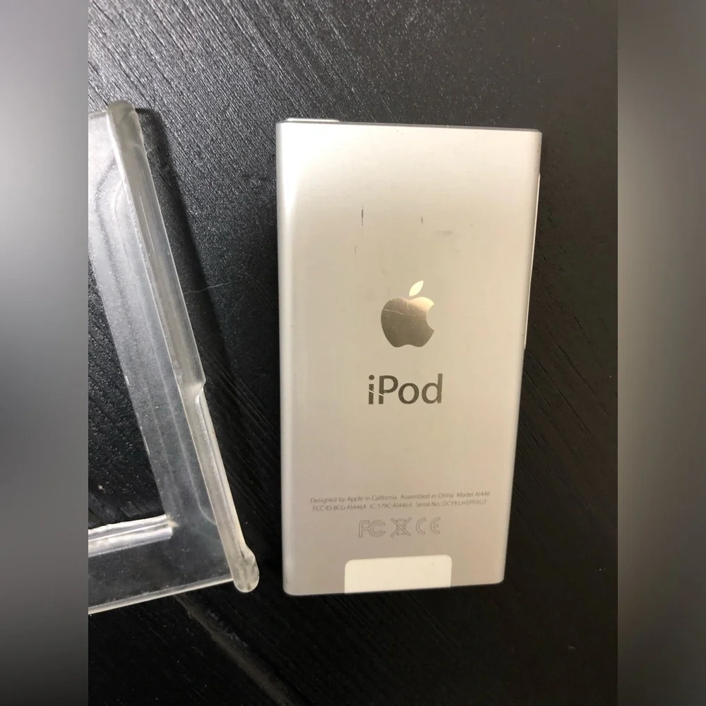 Apple 14GB iPod Nano - 7th Generation Silver - A1446